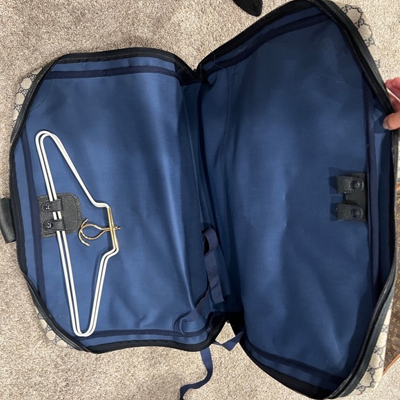 Gucci Garment Bag - Picture 2 of 7